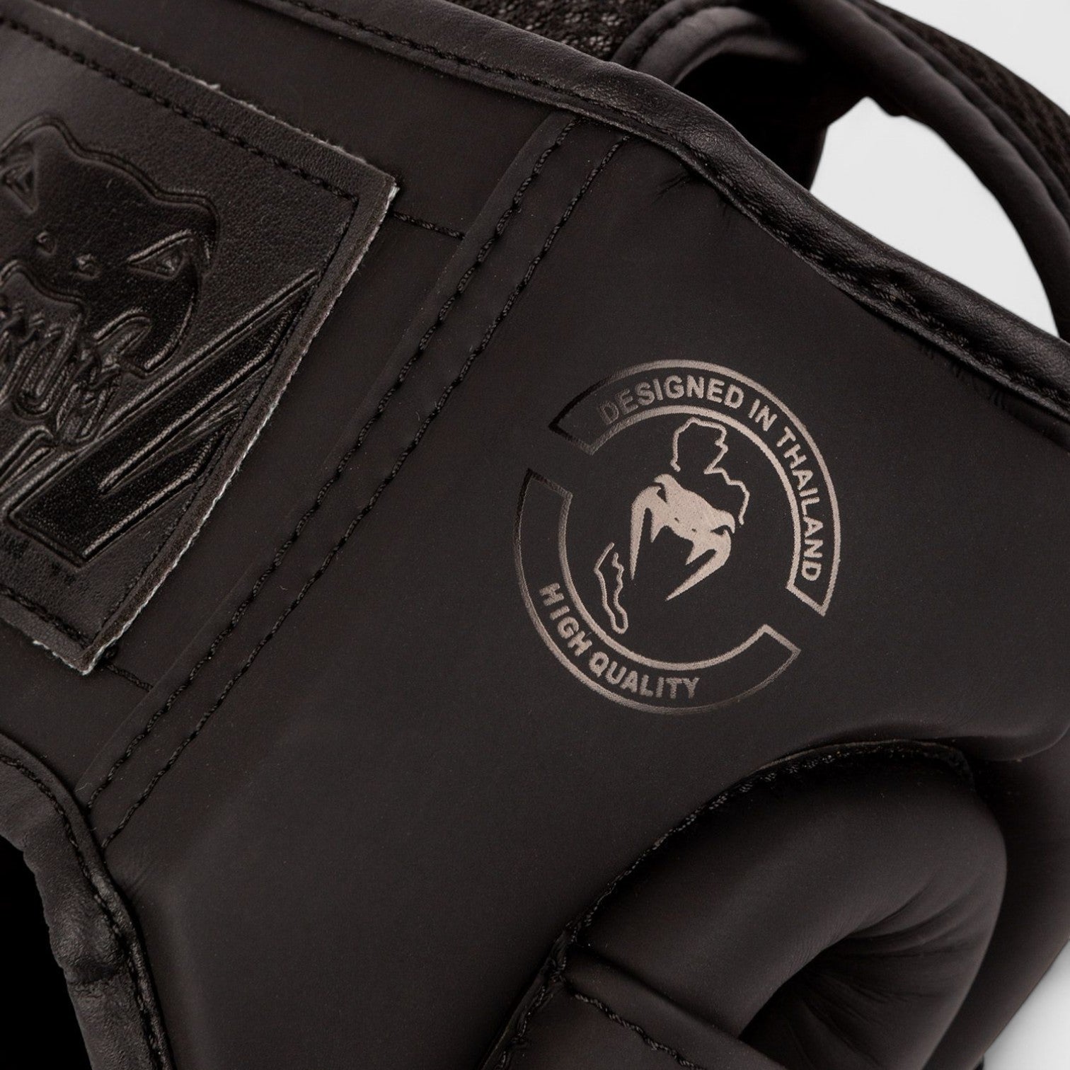 RINGHORNS Charger Hodebeskyttelse/Hjelm - Svart/Svart - CombatStore.no