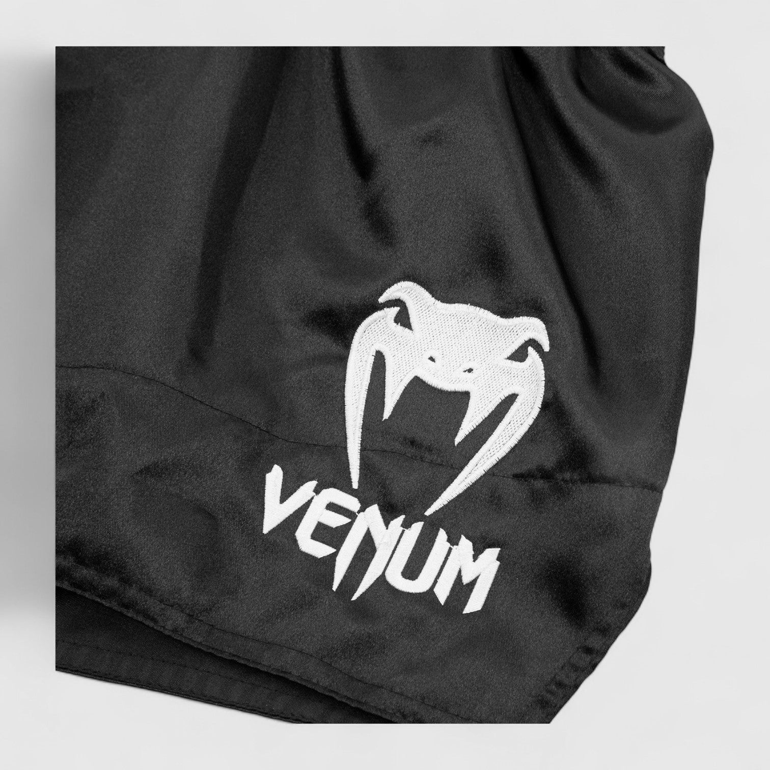 VENUM Classic Muay Thai shorts – klassiske shorts for trening og konkurranse - CombatStore.no