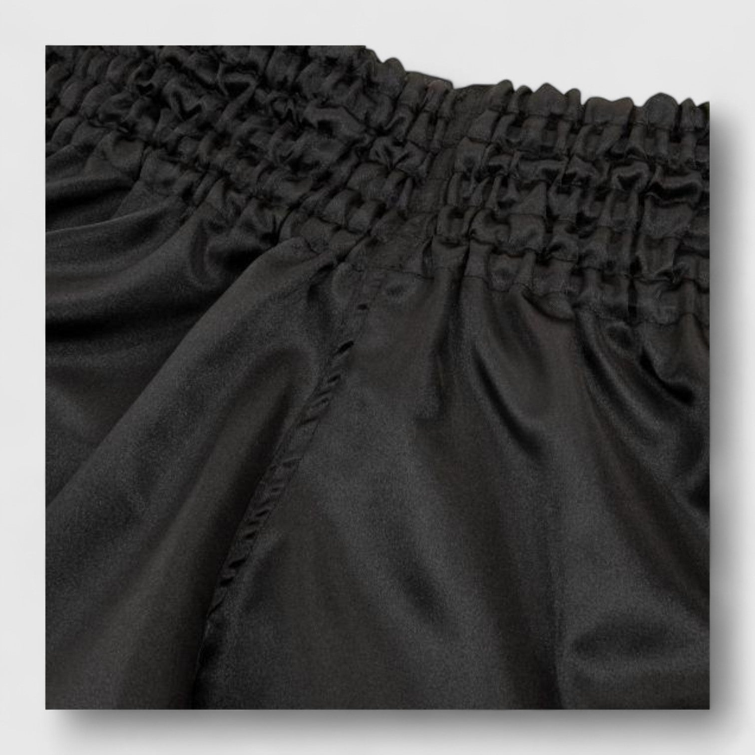 VENUM Classic Muay Thai shorts – klassiske shorts for trening og konkurranse - CombatStore.no