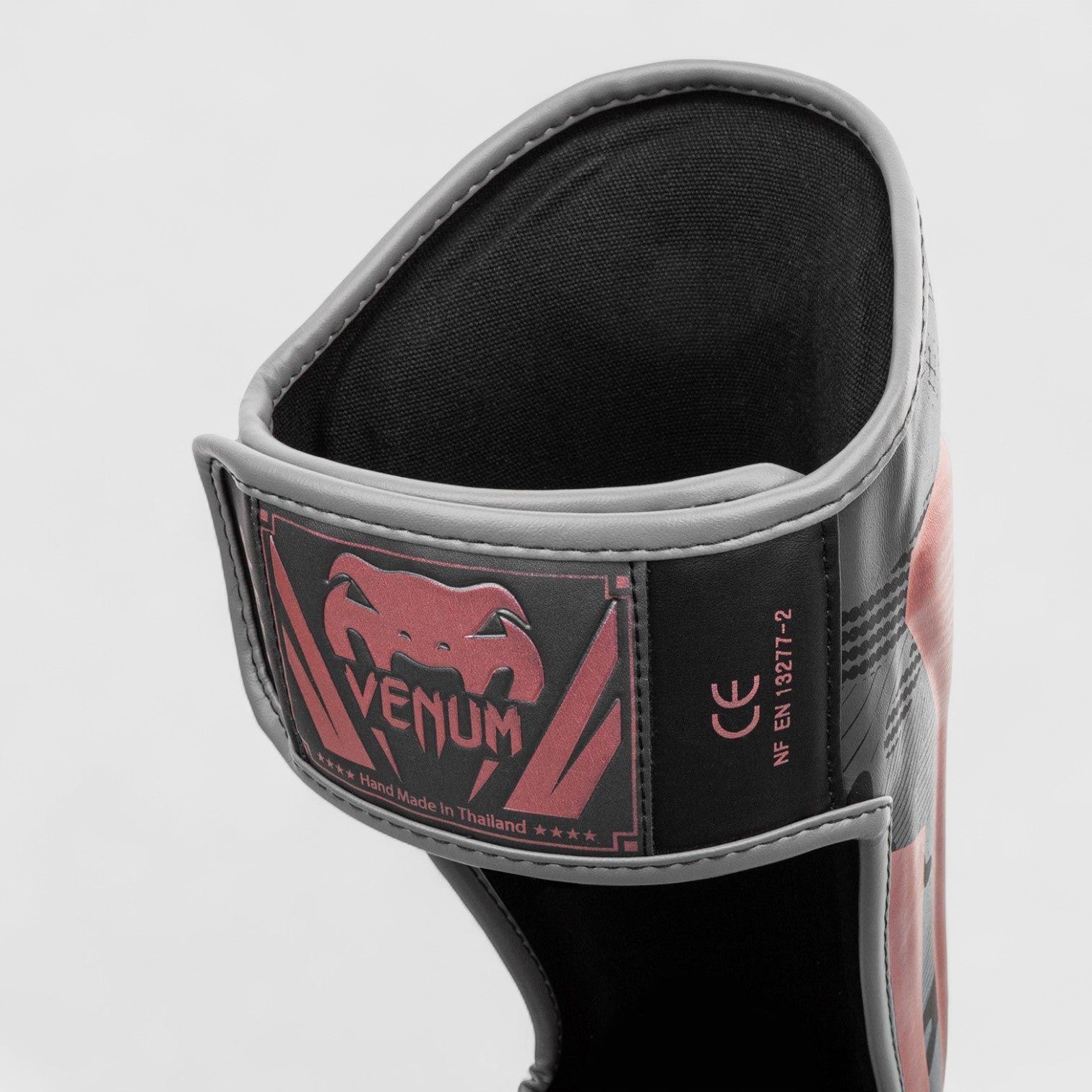 VENUM Elite Legg og Vristbeskytter - Svart/Rosa - CombatStore.no