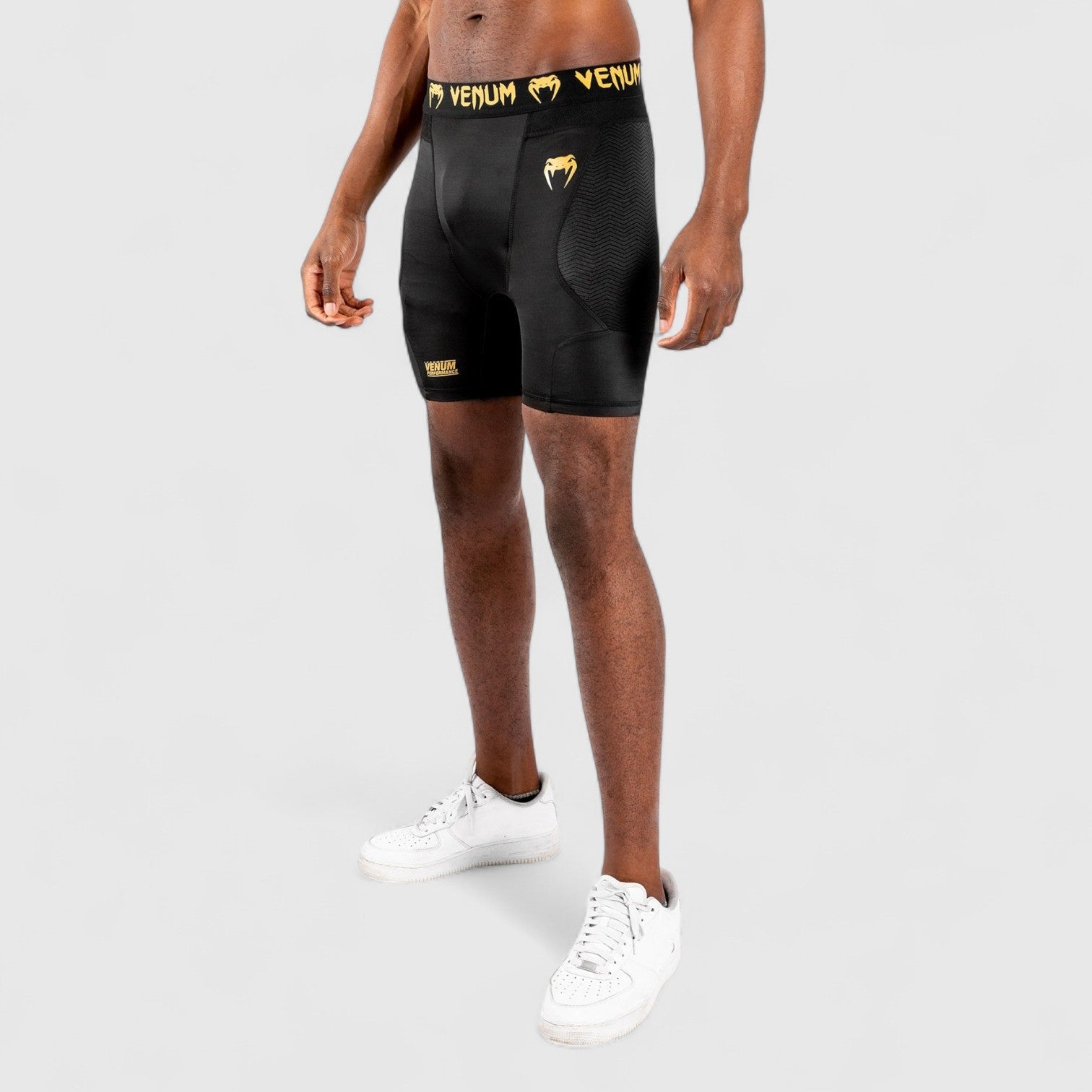 VENUM G - FIT Kompresjonsshorts - Svart/Gull - CombatStore.no