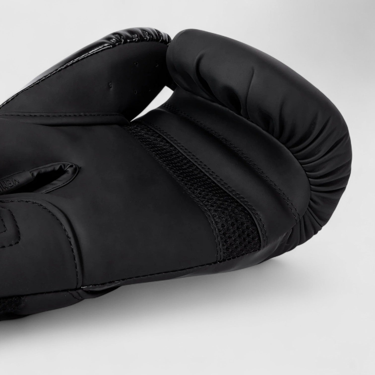 Venum Impact EVO Boksehansker - CombatStore.no