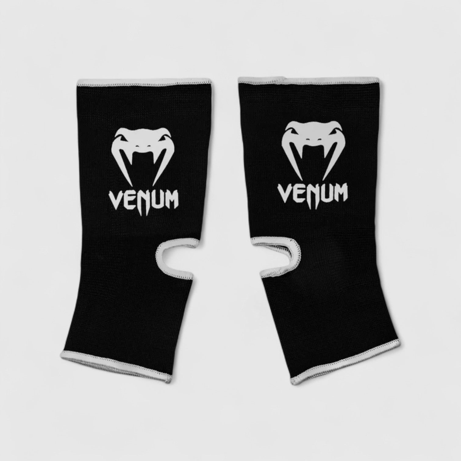 VENUM Kontact Ankelbeskyttere - Svart/Hvit - CombatStore.no