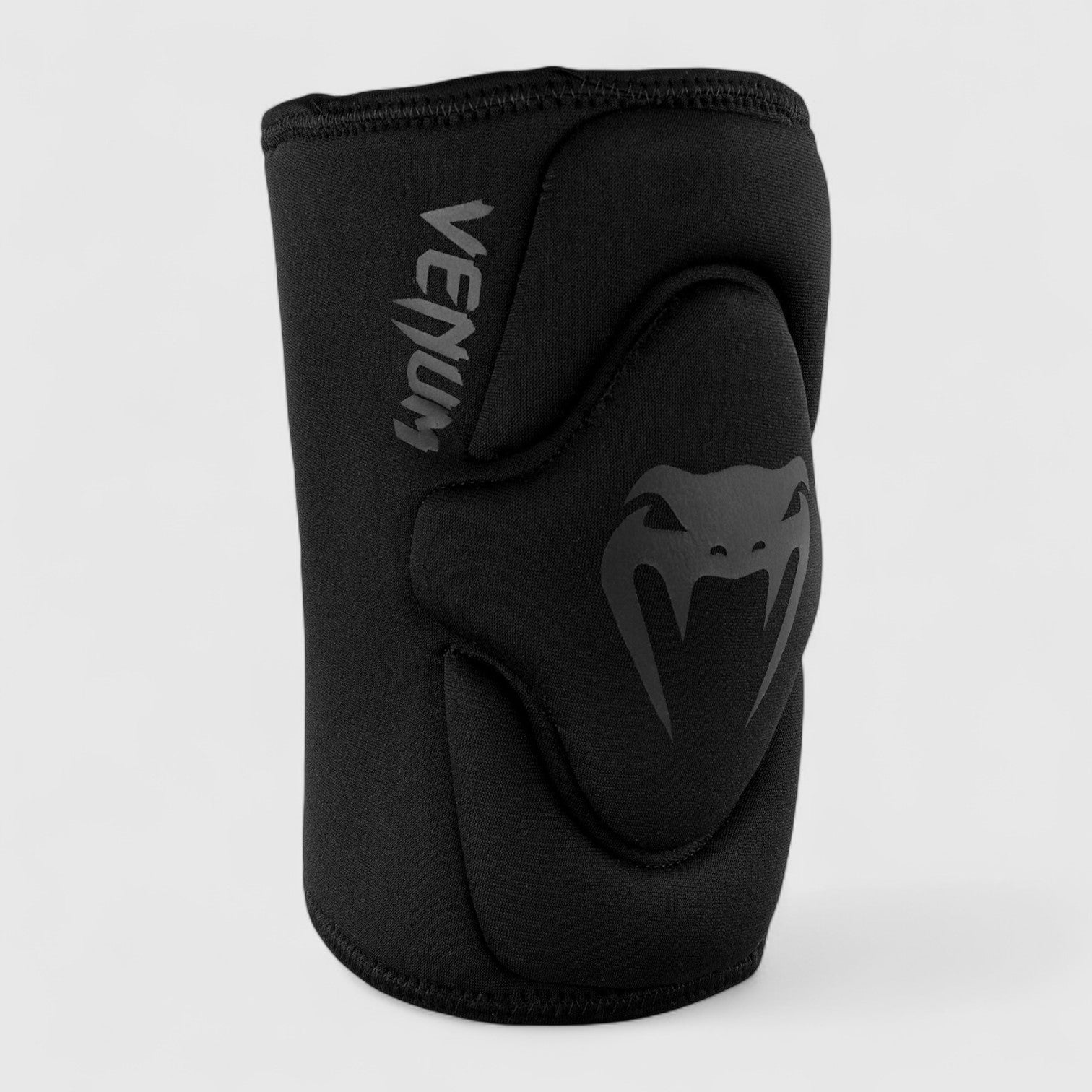 VENUM Kontact Gel Knebeskytter - Svart/Svart - CombatStore.no