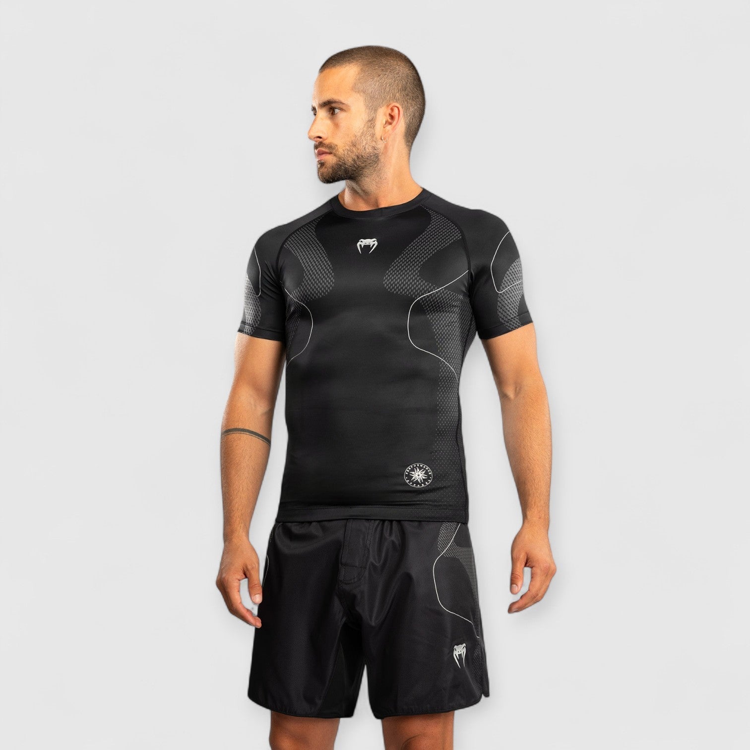 VENUM Nexus Rashguard med korte ermer - CombatStore.no