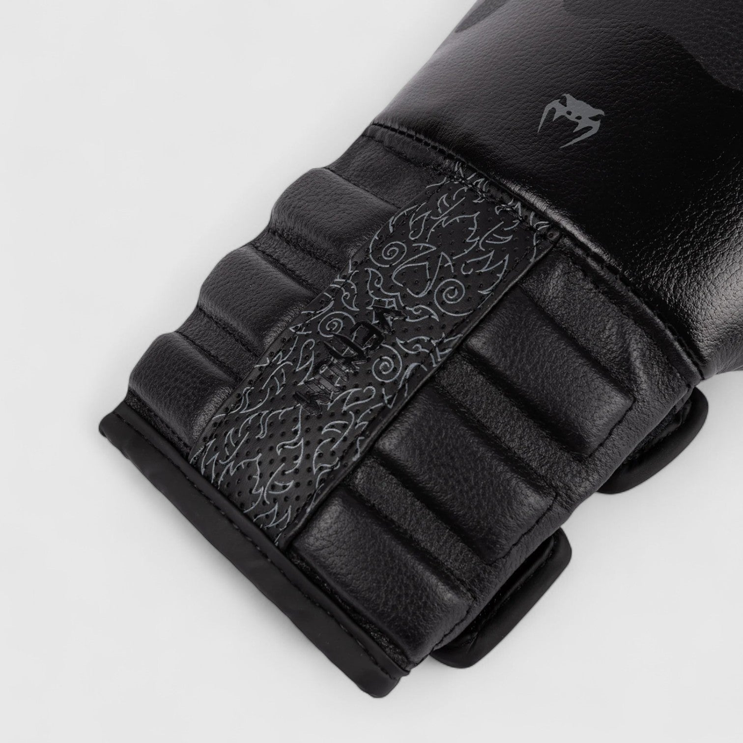 VENUM REVERSO Boksehansker Svart - CombatStore.no