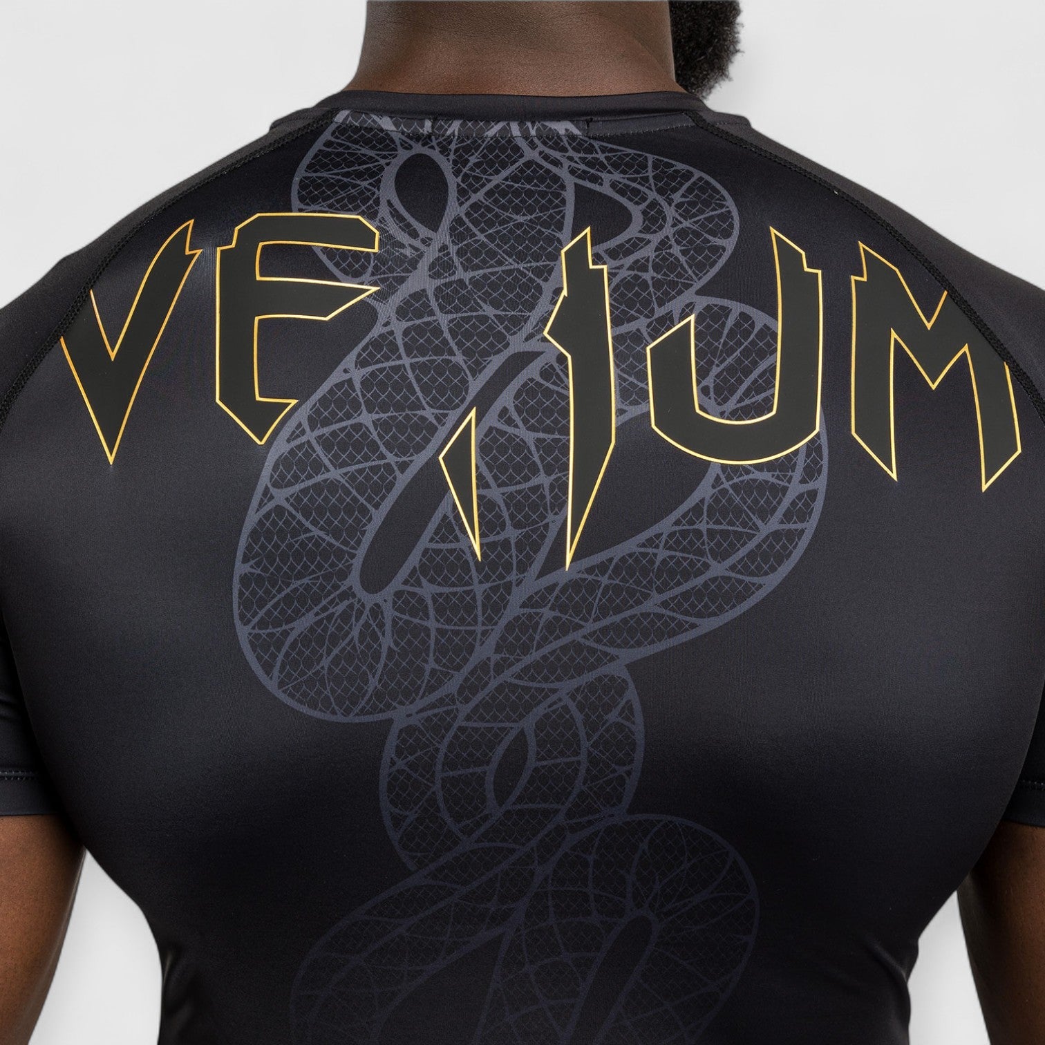 VENUM Serpenti Rashguard med lange ermer - CombatStore.no