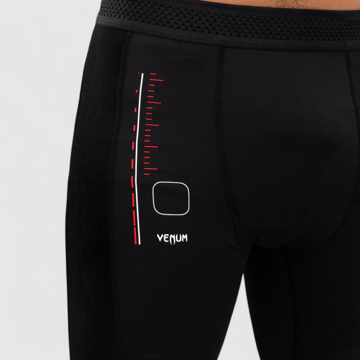 VENUM Tactical XT Vale Tudo Shorts - Svart og Rød - CombatStore.no