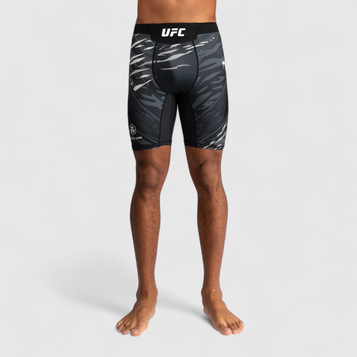 VENUM UFC Fusion Fight Night Vale Tudo Fight Shorts Svart - CombatStore.no