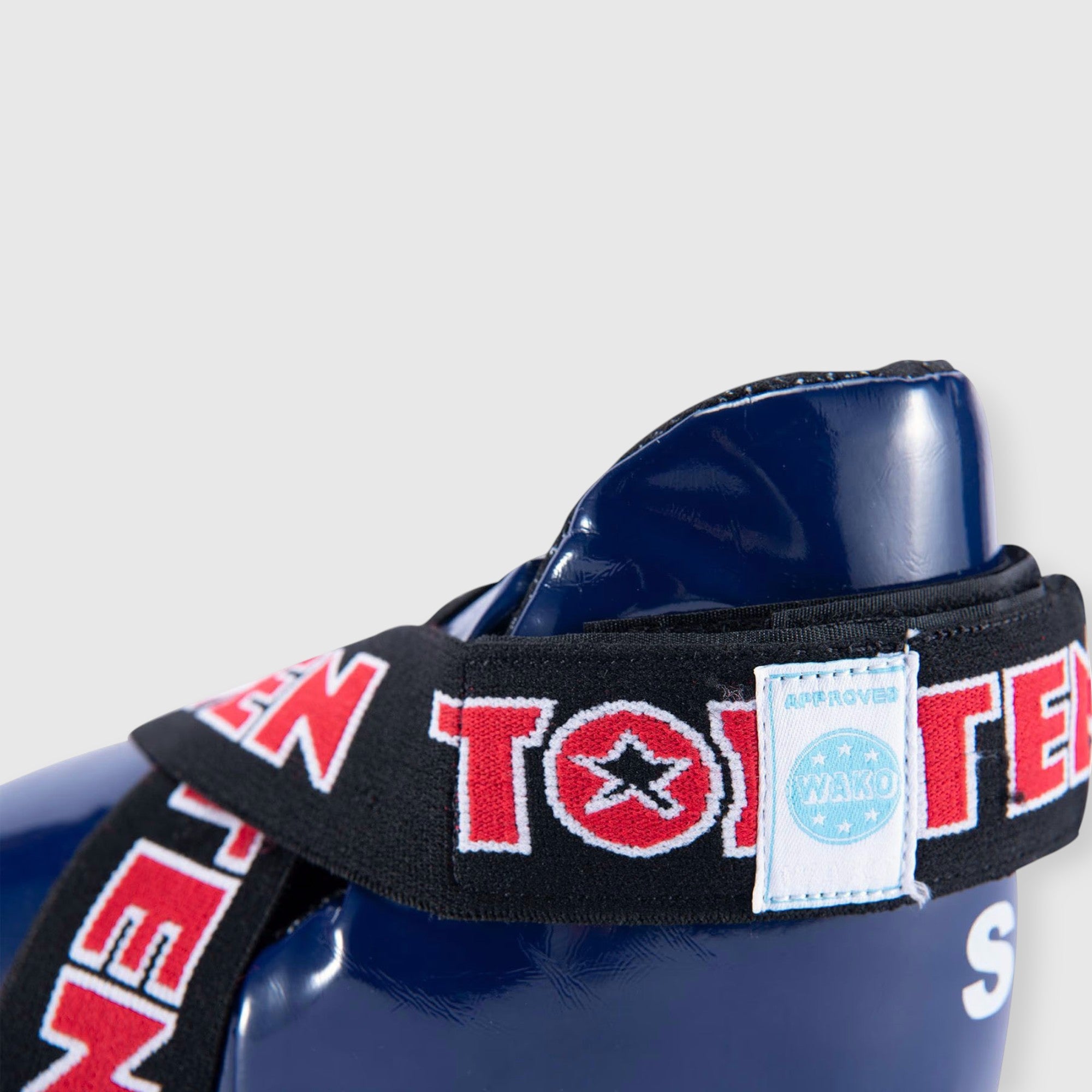 TOP TEN WAKO Competition Ultra Lett Vristbeskytter/Kicks m/UV label - CombatStore.no