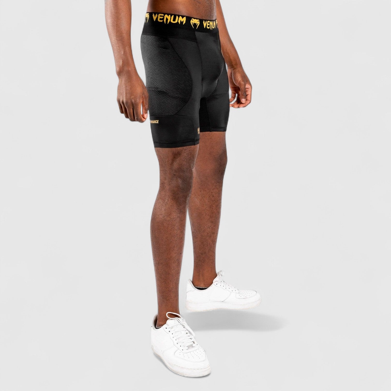 VENUM G - FIT Kompresjonsshorts - Svart/Gull - CombatStore.no