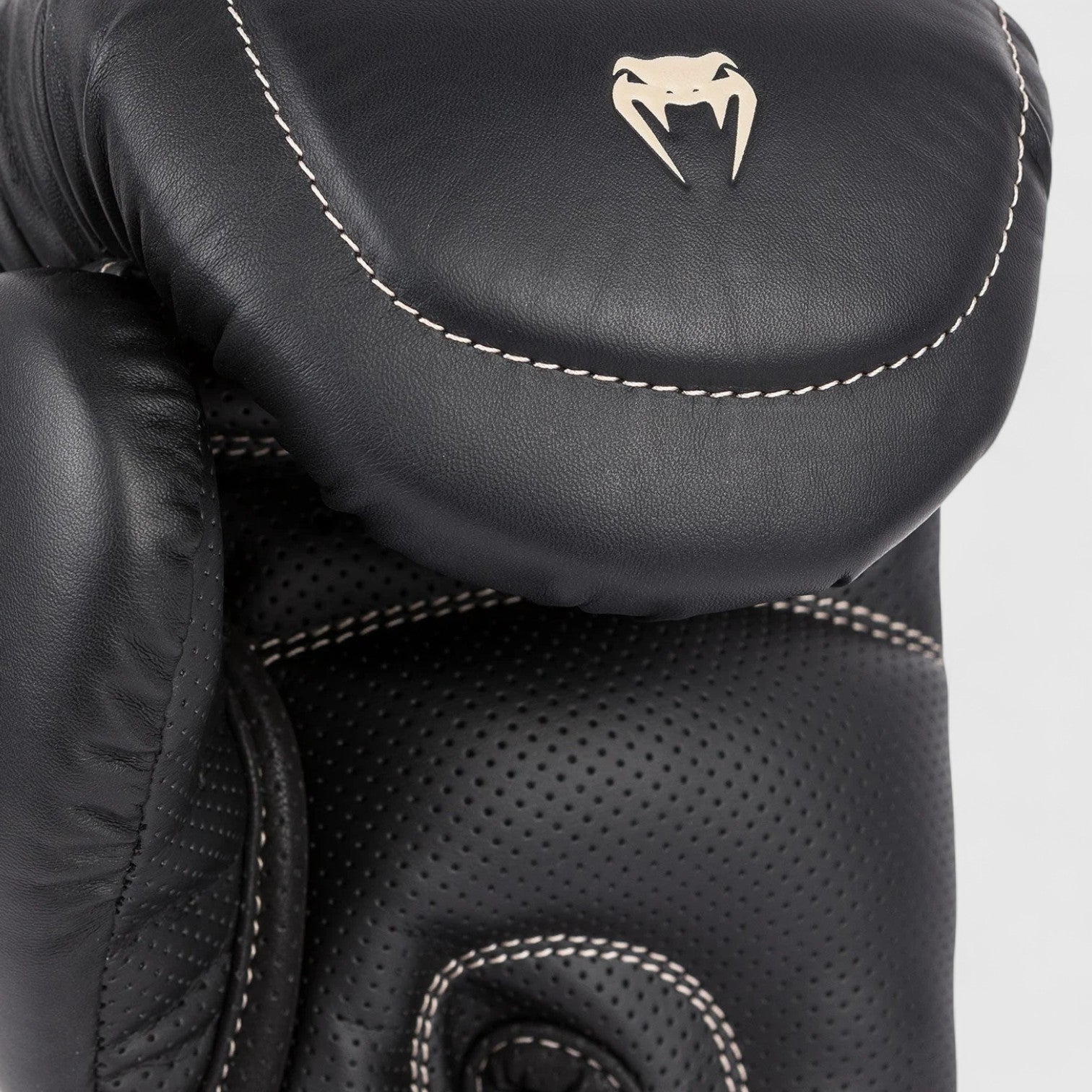 Venum Impact EVO Boksehansker - CombatStore.no