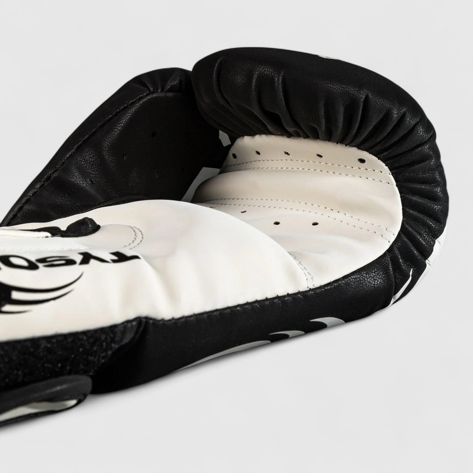 VENUM Mike Tyson boksehansker - CombatStore AS