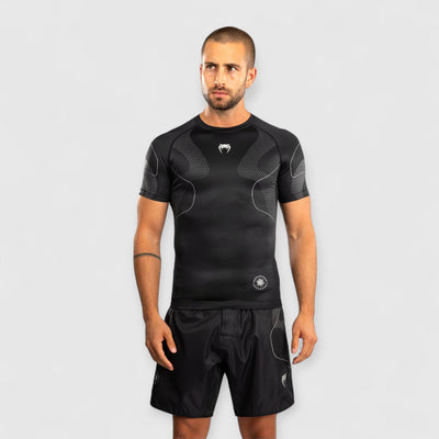 VENUM Nexus Rashguard med korte ermer - CombatStore.no